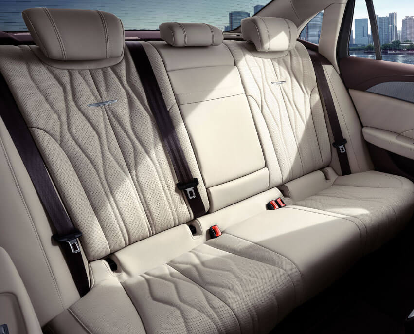 HONGQI H5 — interior detail 2