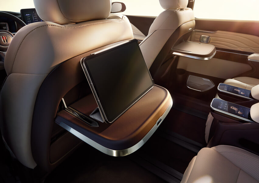 HONGQI HQ9 — interior detail 2