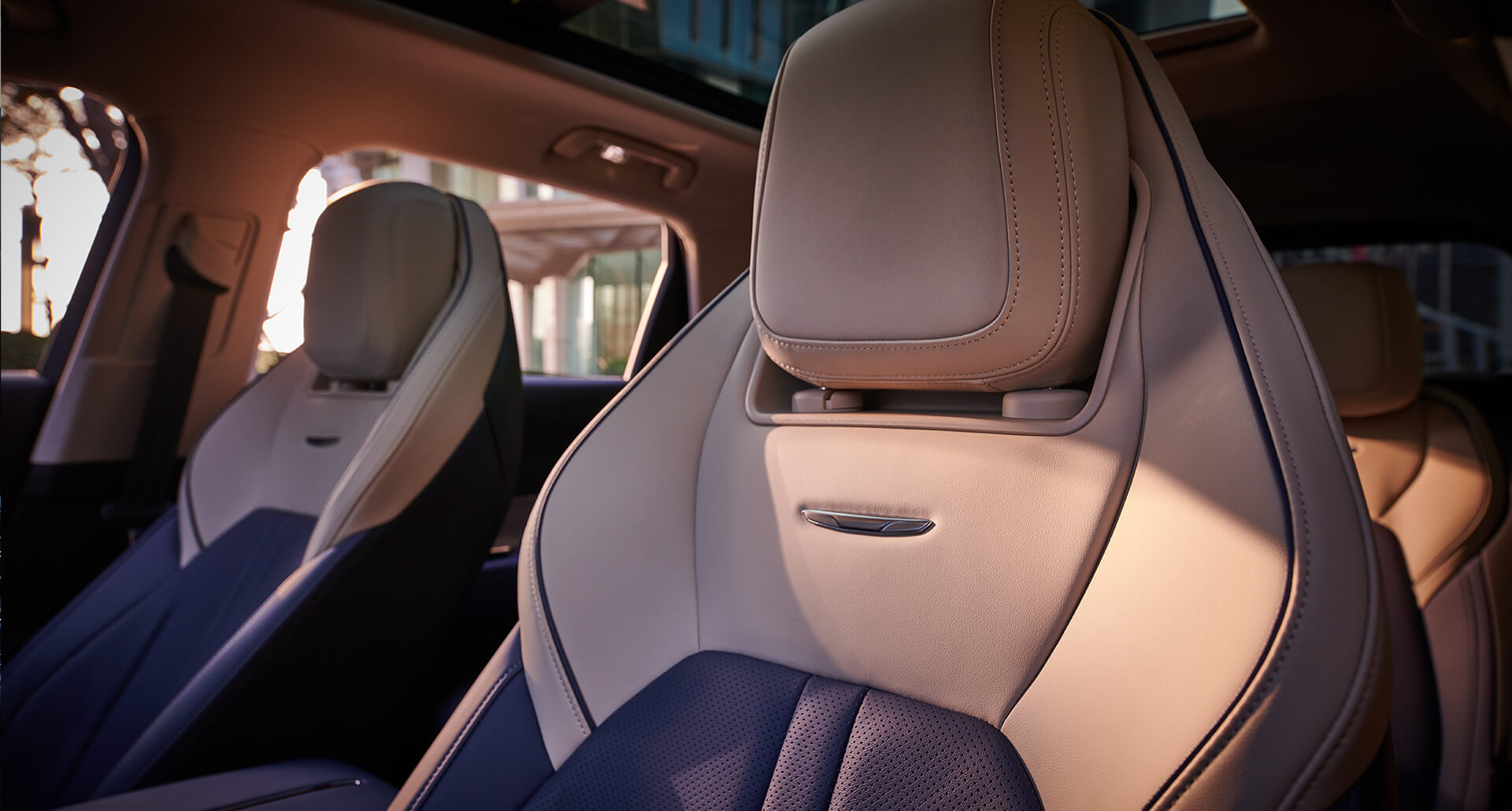 HONGQI HS3 — interior detail 2