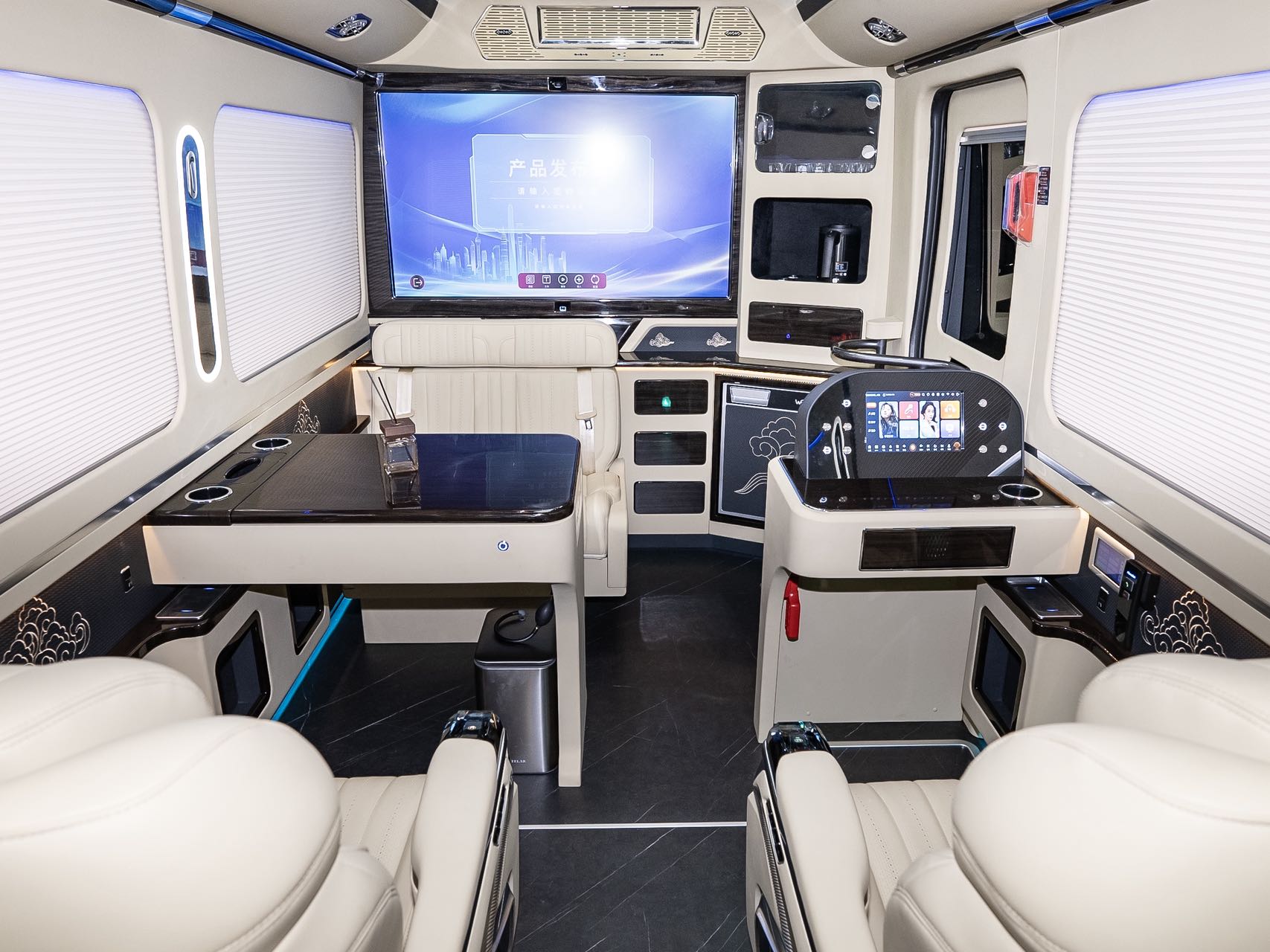 Touring cabin